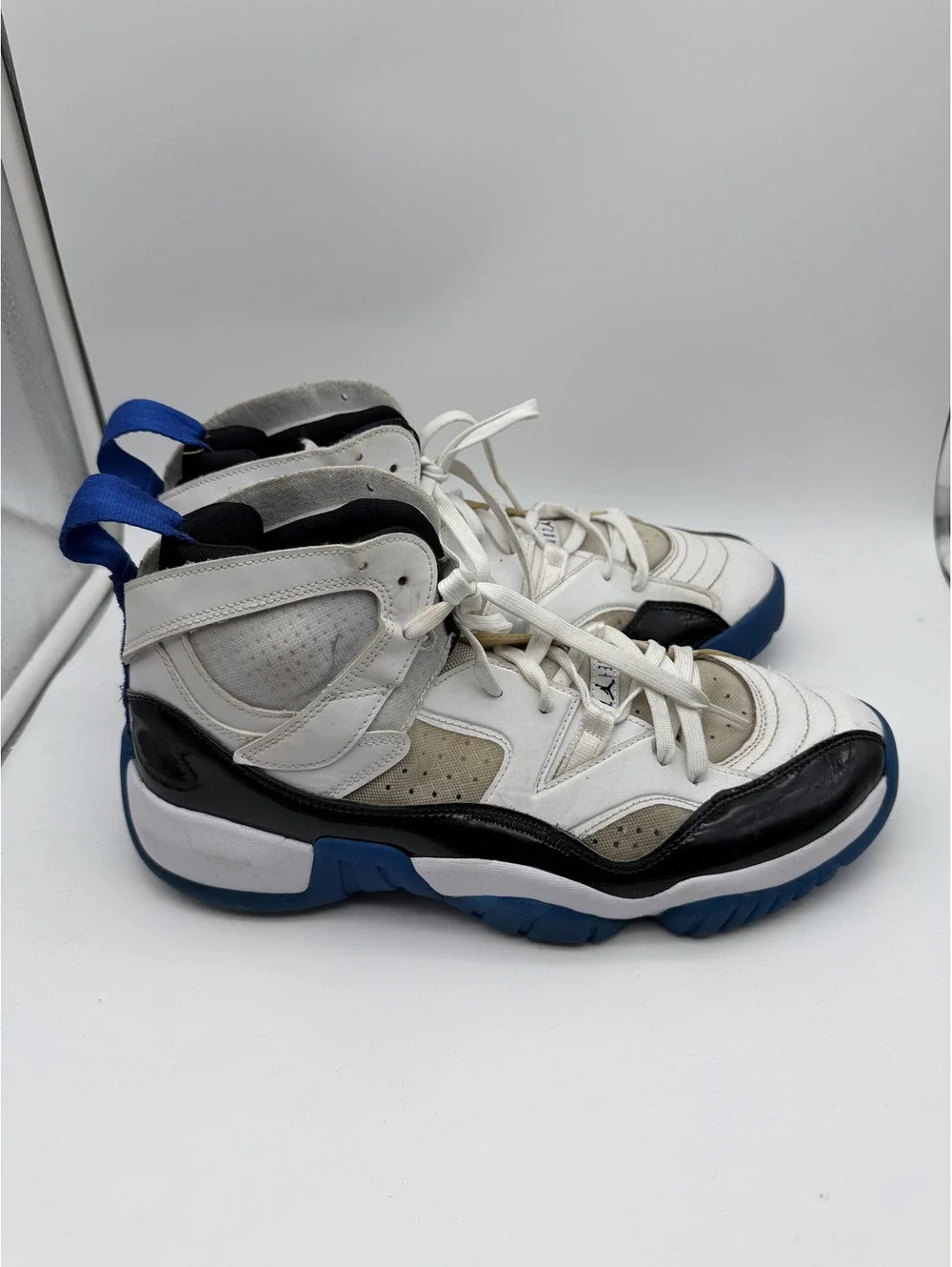 Vintage Jordan Basketball Sneakers Blue Black White Size 9
